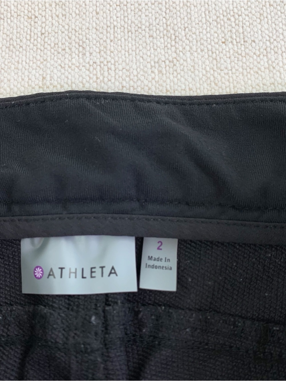 Athleta women's low rise Highline Hybrid Cargo skinny Pant in black zipper ankle - Picture 9 of 15